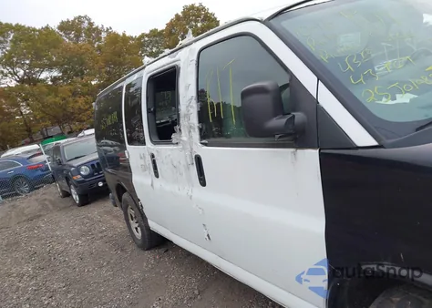 2008 Chevrolet Express Ls из США, поврежденный, VIN 1GNFH154X81221476